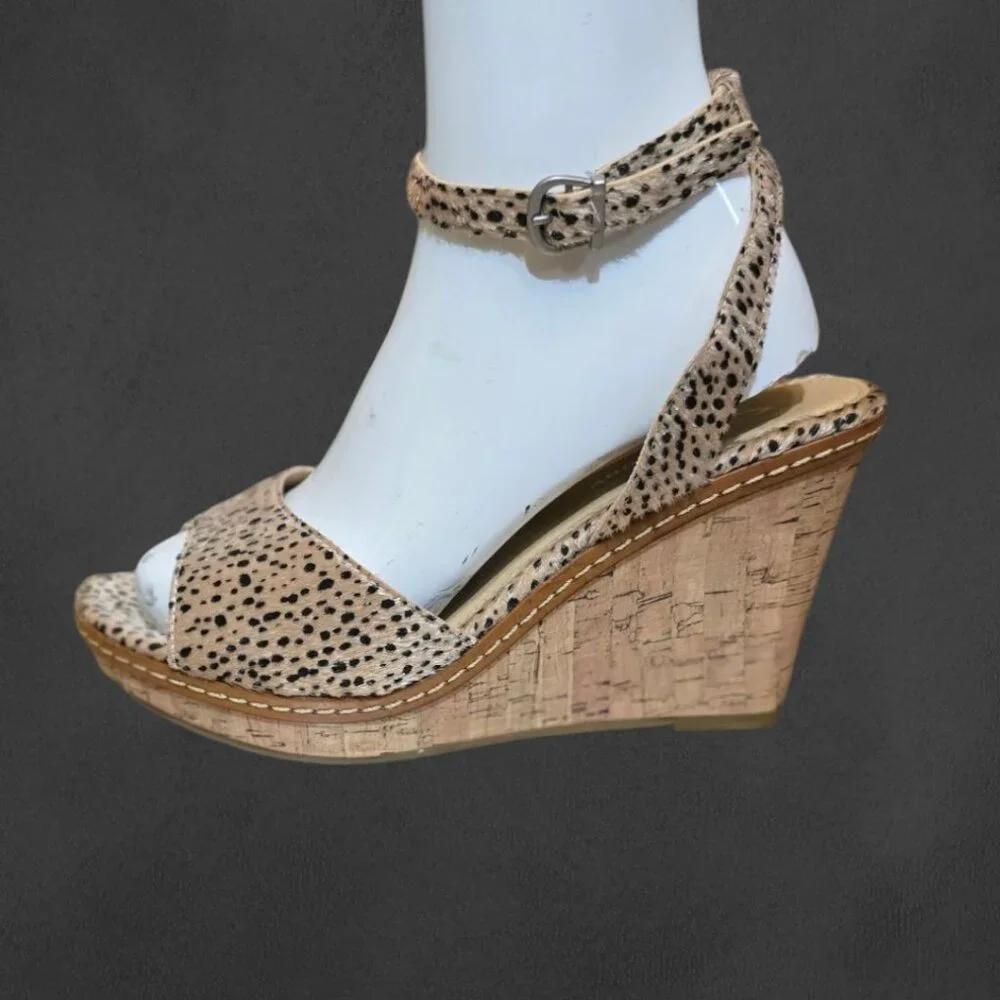 Leopard Print Wedge Peep Toe CL by LAUNDRY Sandal sz 8.5/9